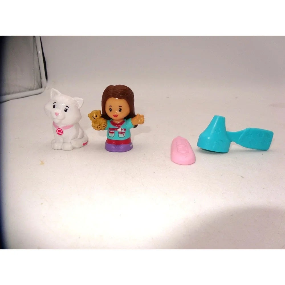 Fisher Price Little People Pet Grooming Center Shop Barbie Veterinarian Playset
